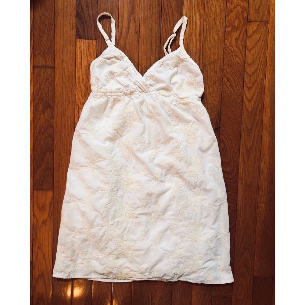 PRETTY WHITE DRESS 👗